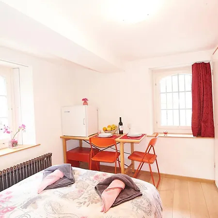 New West Station Apartamento Entrelagos